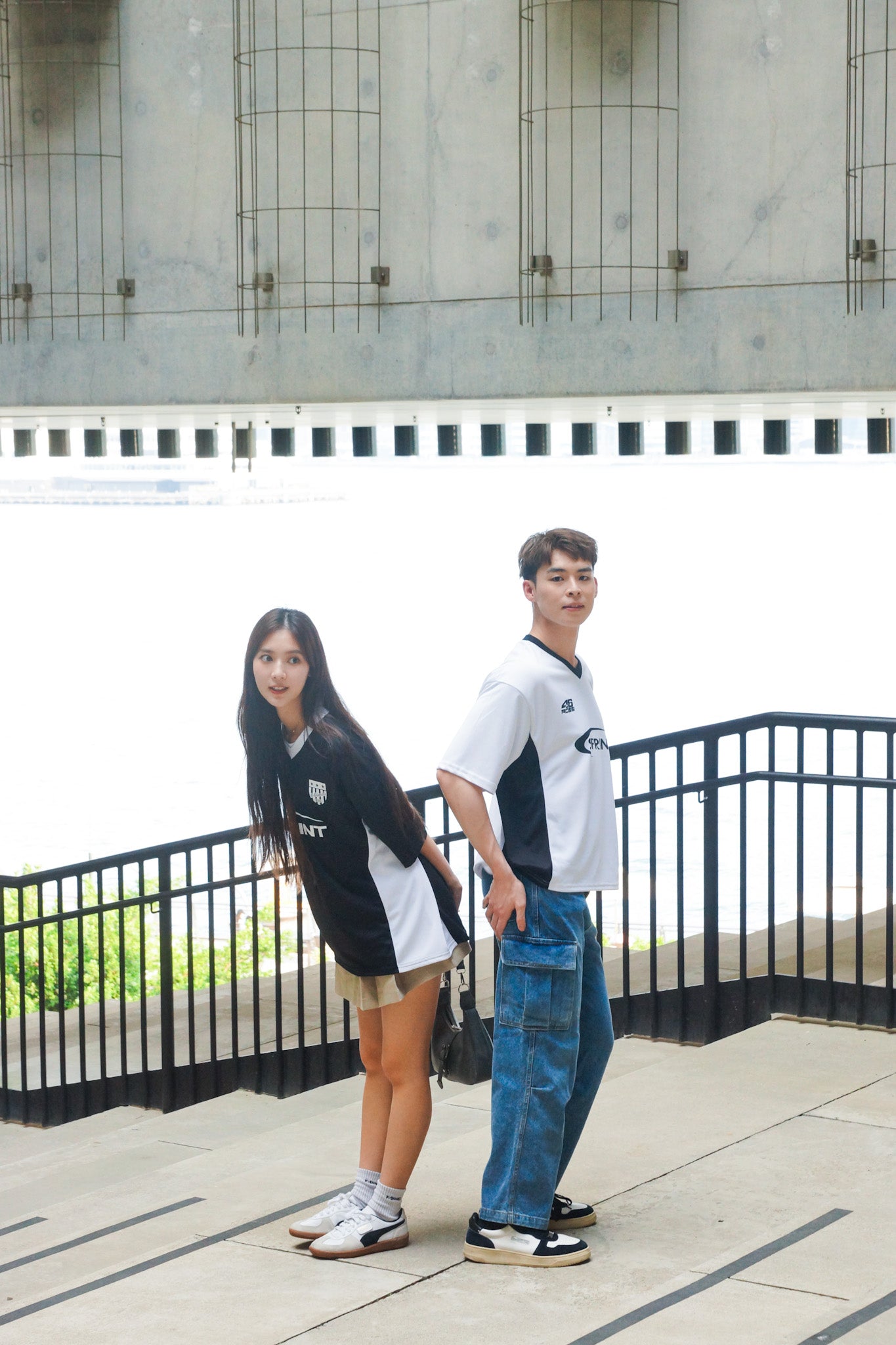 HOT y2k V-neck Tee