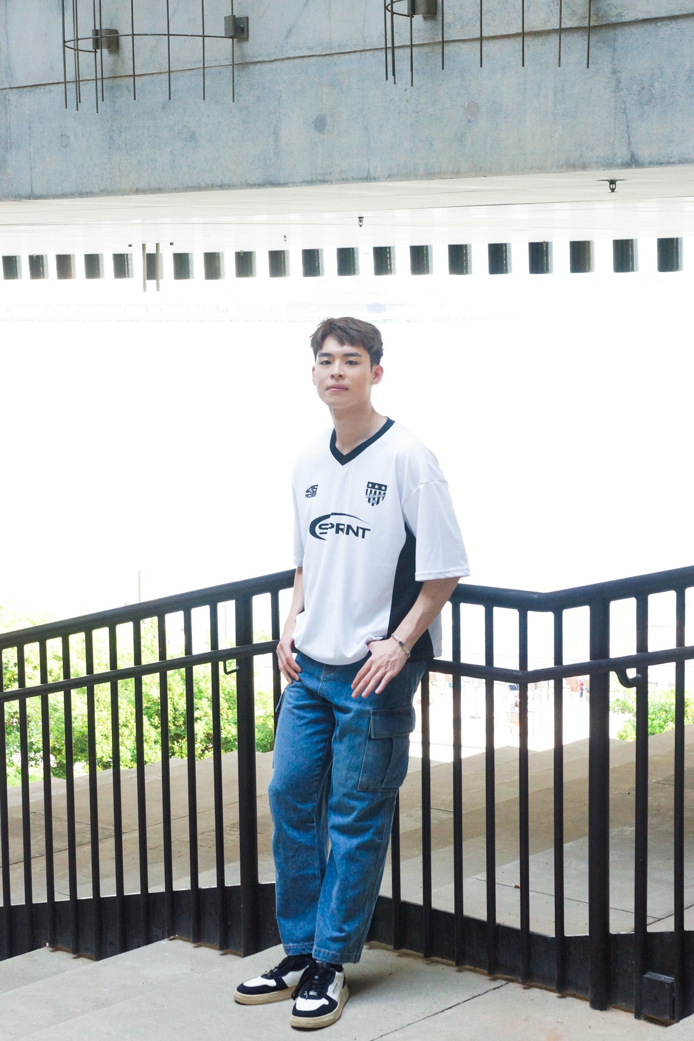 HOT y2k V-neck Tee